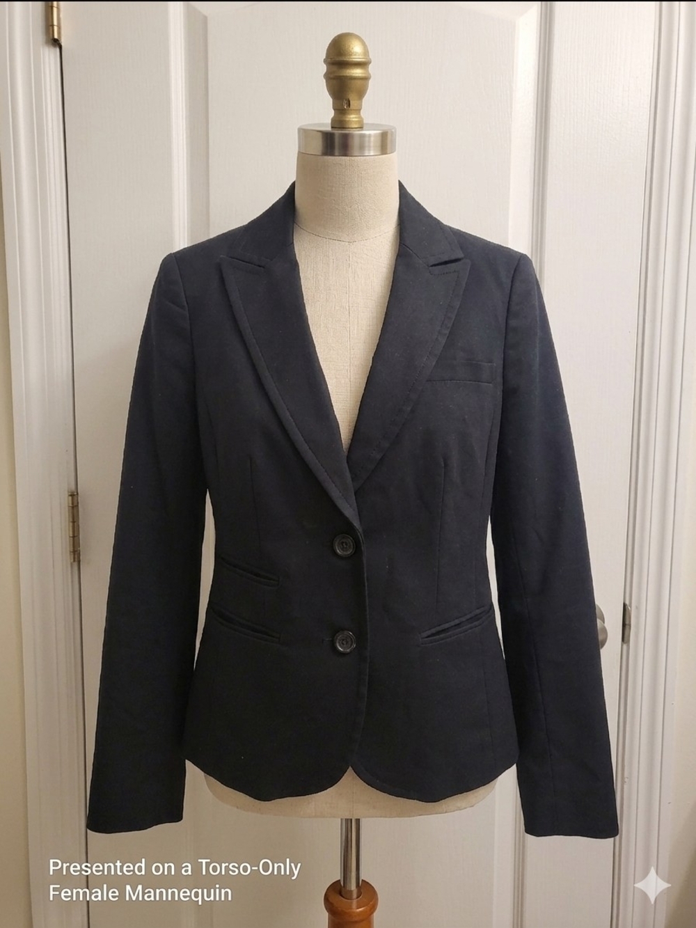 Banana Republic Black Tailored Two-Button Blazer ( 6 ) Pre-owned